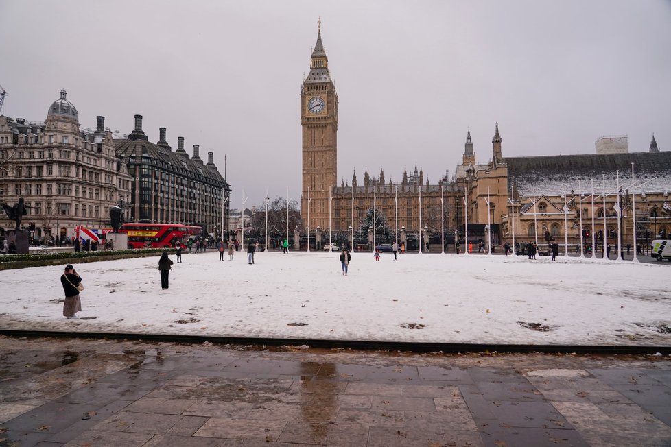 Sníh zasypal i Londýn