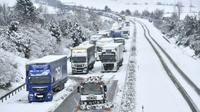 Potíže kvůli sněhu v Libereckém kraji (18.1.2023)