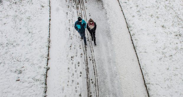 Česko vydatně zasype sníh. Na Šumavě ho napadá až 15 centimetrů