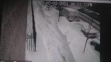 Zákeřná pomsta: Sousedce zasype auto sněhem