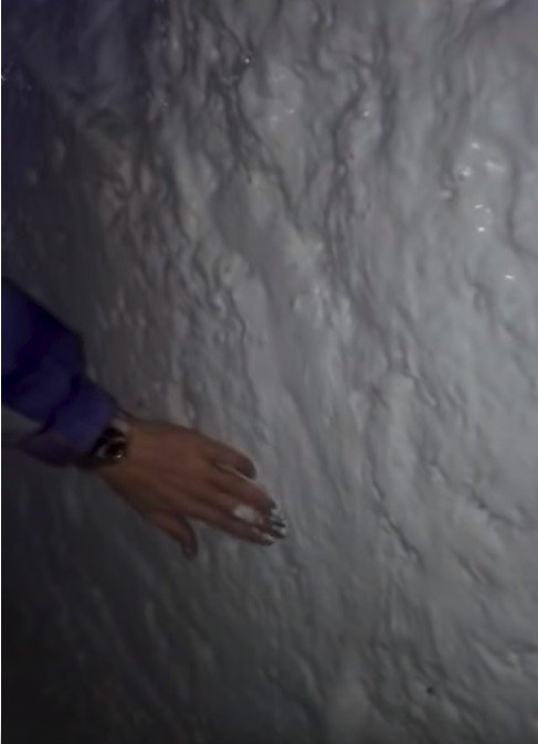 Sníh, který ruské úřady v sibiřském městě nabarvily na bílo, protože byl znečištěný