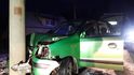 U Dobříva na Rokycansku narazilo osobní auto do sloupu veřejného osvětlení