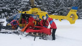 …vrtulník zraněného přepravil do ústecké Masarykovy nemocnice.