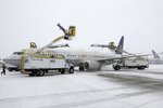 Sníh zkomplikoval provoz na letišti v Chicagu