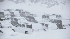 Přívaly sněhu v USA zasáhly zemi i na Díkůvzdání