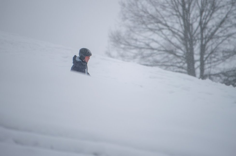 Husté sněžení a vítr překvapily Česko (6.2.2022)