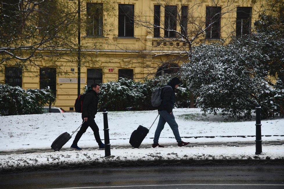 Prahu zasypal sníh. 1. 12. 2018.