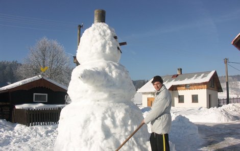 Někde už bude i na pořádného sněhuláka.