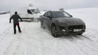 Tisíce domácností jsou v jižních Čechách kvůli kalamitě bez proudu