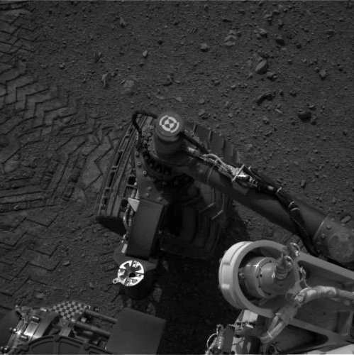 Snímky povrchu a hornin Marsu pořízené sondou Curiosity (Foto: Profimedia.cz)