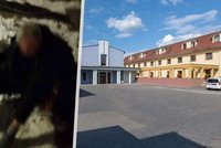 Stařeček (92) ležel ve sněhu před domovem důchodců: Sestry všímavé kolemjdoucí ještě vynadaly!