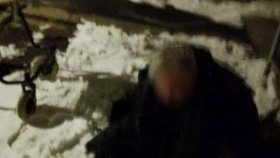 Muže si všimla kolemjdoucí, bez jejího zásahu mohlo vše skončit tragicky.