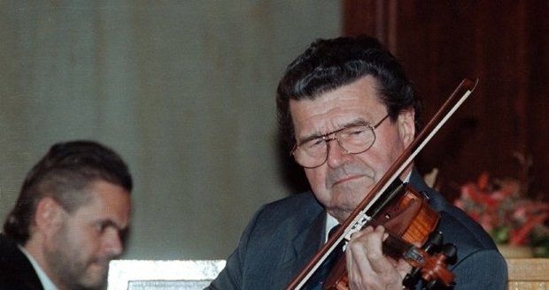 Ve věku 87 let zemřel uznávaný houslista Václav Snítil