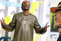 Snoop Dogg: 150 jointů denně! Na balení má profesionálku