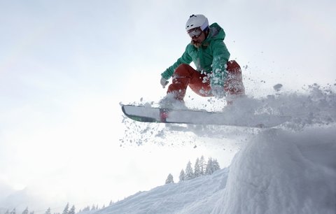 Chce dítě místo lyží snowboard? 7 rad, jak to naučit nejen jeho ale i sebe