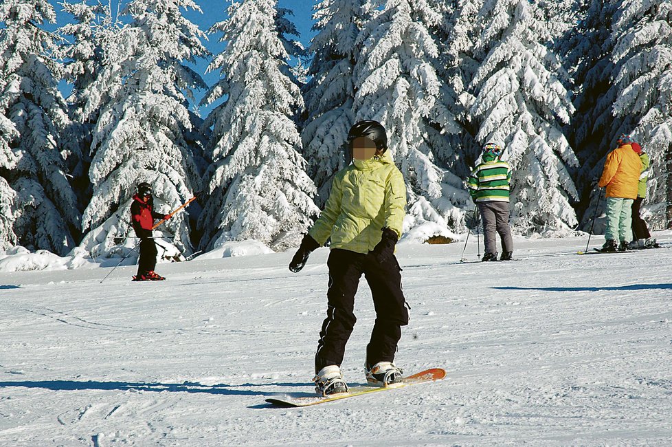 Začít se snowboardem může dítě už od tří let, respektive v momentě, kdy měří alespoň metr.