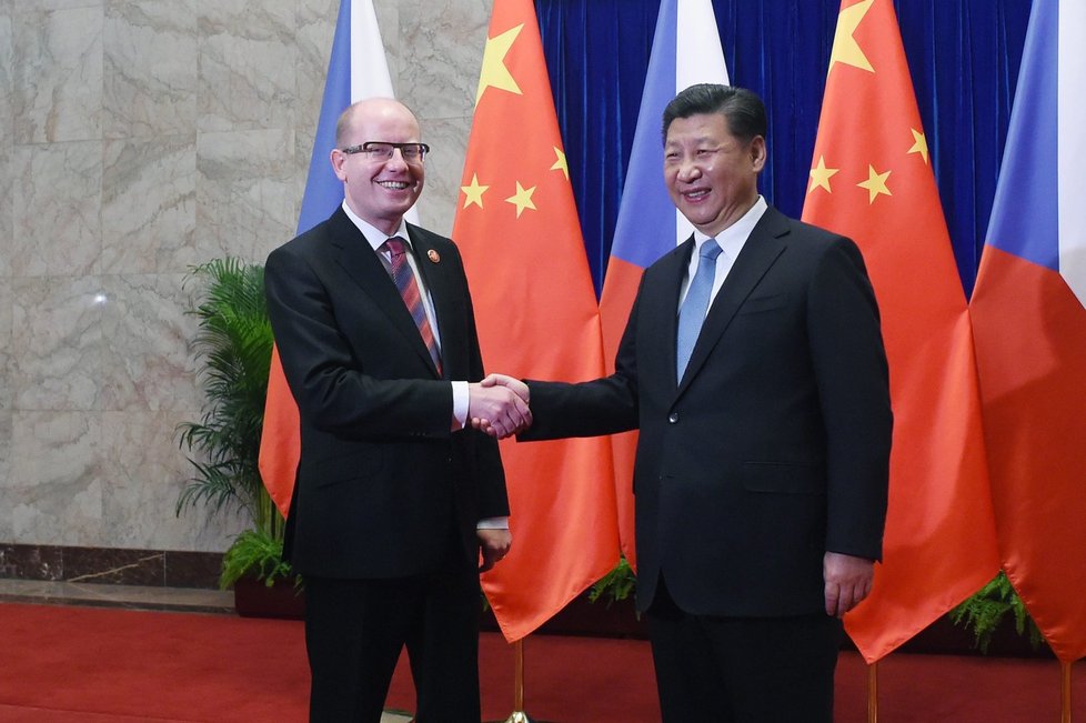 Premiér Bohuslav Sobotka jednal s čínským prezidentem Si Ťin-pchingem. (Archivní foto)