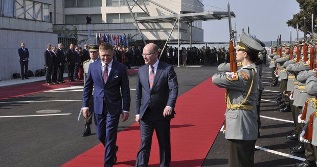 Potřebujeme EU, shodli se Fico se Sobotkou. A kvóty prý rozvrací Evropu