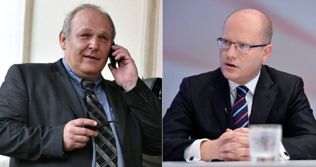 Popírání holokaustu jsem přehlédl, kaje se Huml za video. Sobotka zuří 