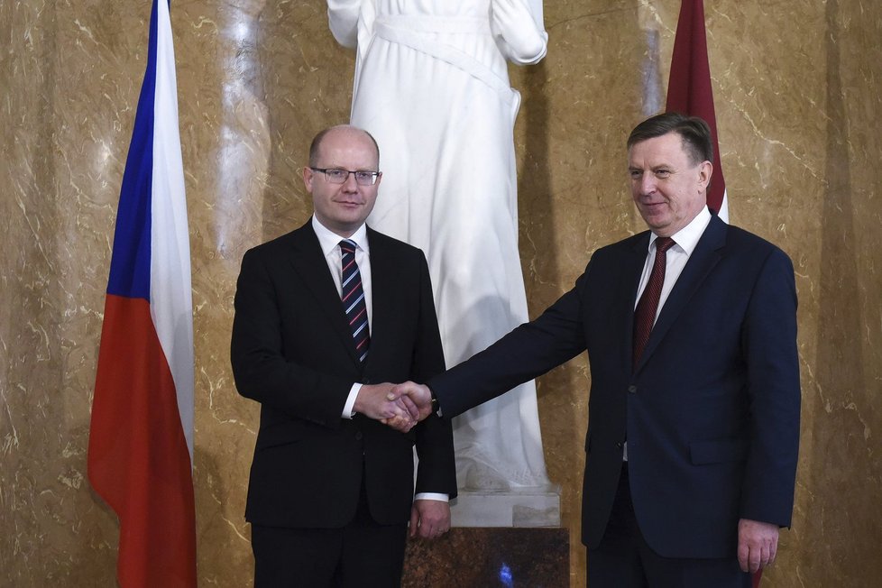 Premiér Sobotka v Rize: Schůzka s lotyšským hostitelem summitu, předsedou vlády Kučinskisem