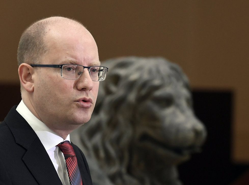 Premiér Bohuslav Sobotka (ČSSD) na tiskové konferenci ve Sněmovně