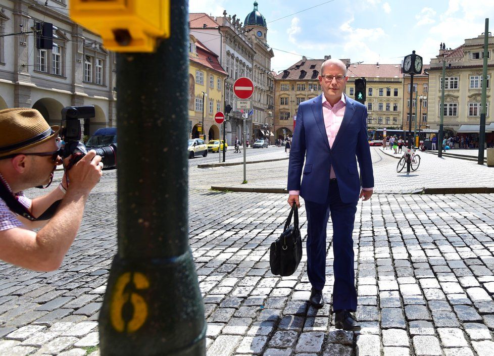 Výslech před sněmovní komisí kvůli OKD podstoupil 27. 7. i expremiér Bohuslav Sobotka.