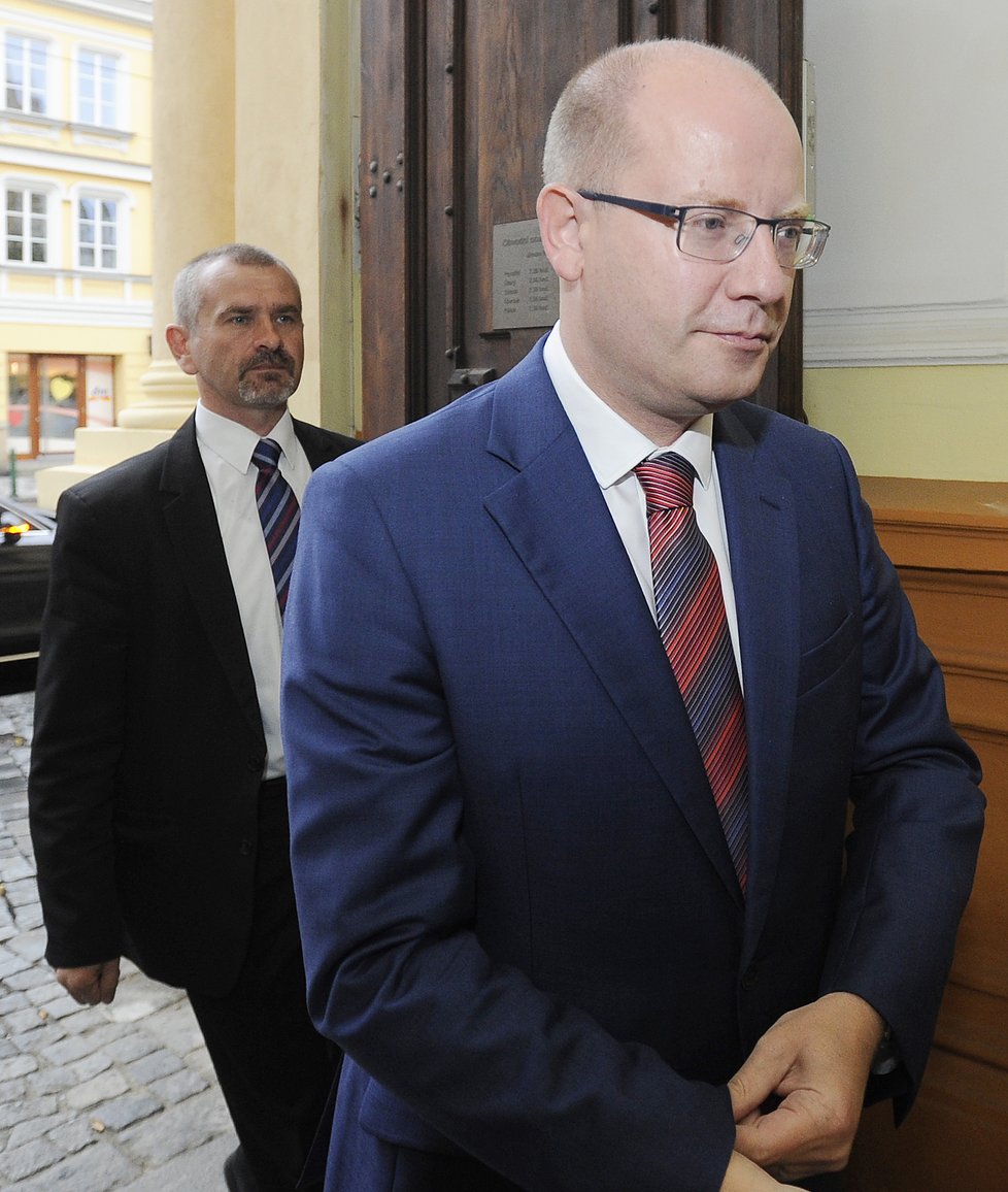 Bohuslav Sobotka ještě coby premiér loni vypovídal u soudu v kauze OKD.