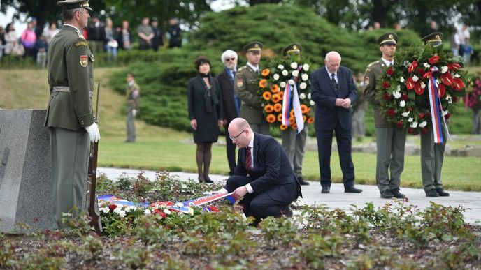 Bohuslav Sobotka na návštěvě Terezína.