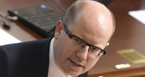 Sobotka: Proti komu Rusové v Sýrii útočí, zatím nevíme