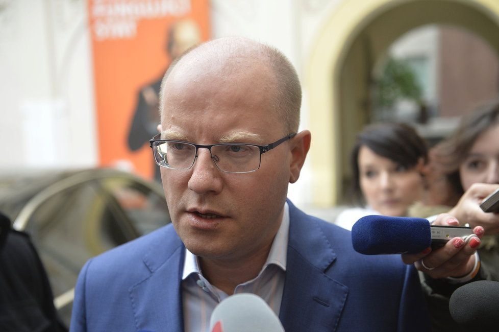 Premiér Bohuslav Sobotka předstoupil před novináře