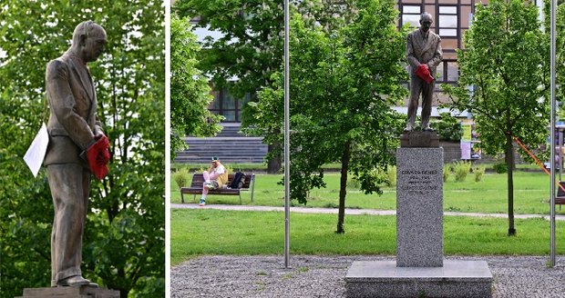 Čtveřice aktivistů natřela soše bývalého prezidenta Edvarda Beneše v Brně ruce červenou barvou.