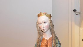 Do Plzně se vrátila cenná socha sv. Markéty: Je stará 600 let, málem ji sežrala dřevomorka