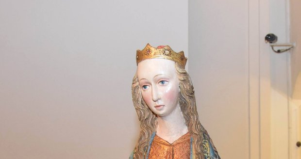 Do Plzně se vrátila cenná socha sv. Markéty: Je stará 600 let, málem ji sežrala dřevomorka