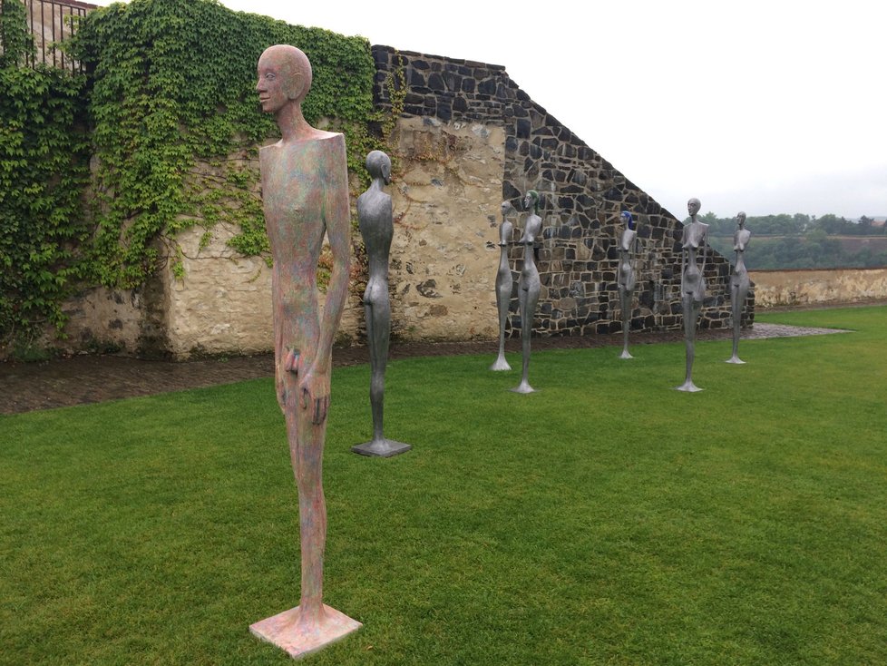 Výstava soch na Bastionu XXXI se rozšířila o sérii Femme Fatale.