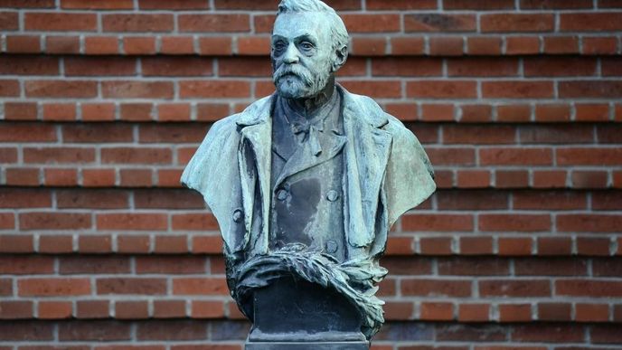 Socha švédského objevitele dynamitu Alfreda Nobela ve Stockholmu.