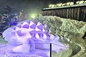 Obří sněhové sochy v Kopřivné: Koala, tuleň i dinosaurus