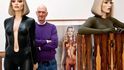 Londýn rozděluje „perverzní“ výstava slavného sochaře Allena Jonese