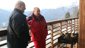 Soči: Vladimir Putin vzal Alexandra Lukašenka na sjezdovku (13. 2. 2019).