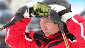 Vladimir Putin na lyžích v Soči (13. 2. 2019).