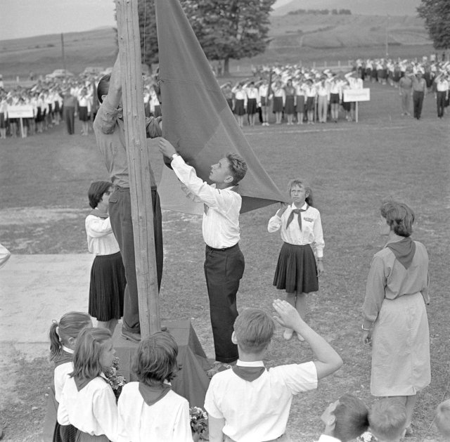 Jak se žilo za totáče: Celostátní setkání pionýrů v Rájeckých Teplicích.