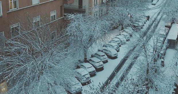 Řím pod sněhem: Děti se radují, do školy nemusí