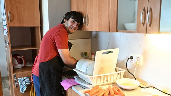 Jak se lidé s mentálním postižením učí samostatný život? Strávili jsme den s lidmi, kterým pomáhá nezisková organizace Fosa