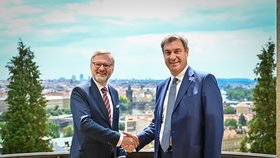 Premiér Petr Fiala (ODS) přivítal v Kramářově vile bavorského premiéra Markuse Södera (14.7.2022)