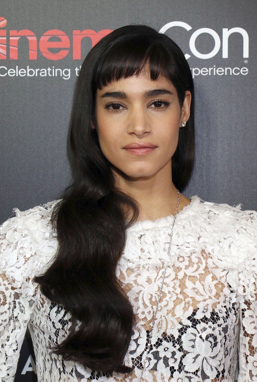 Sofia Boutell (35)