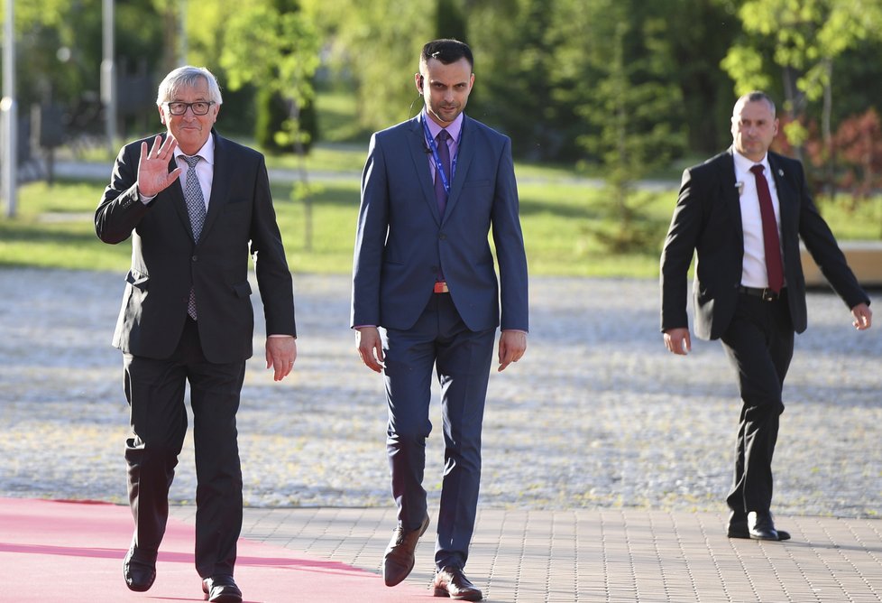 Lídři zemí Evropské unie se na společném summitu se šesti zeměmi Balkánu shodli, že se více zapojí do politické a hospodářské transformace regionu (17.5 2018)