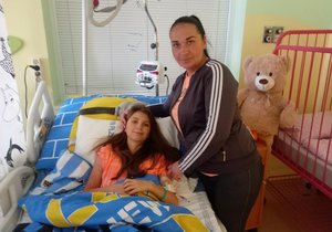 Sofinka v plzeňské fakultní nemocnici s mámou Viktorií.