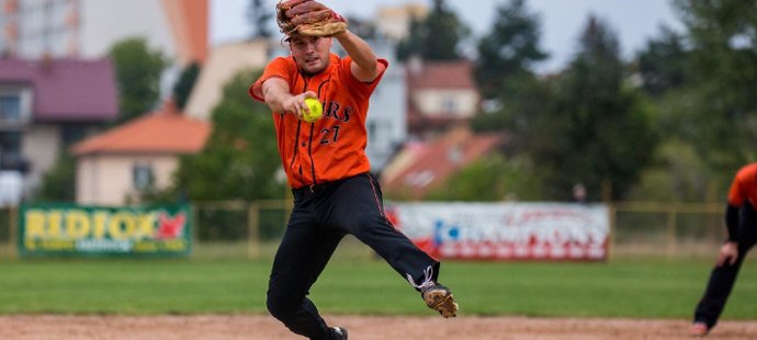 Nejvíce úspěšných odpalů, homerunů, ale také skvělé nadhazovačské statistiky. To je softbalista Marek Malý.