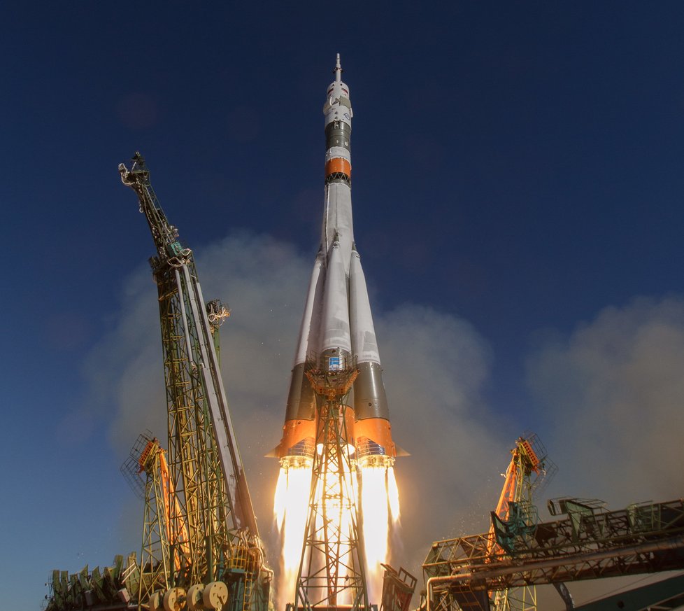 Start nešťastného Sojuzu MS-10