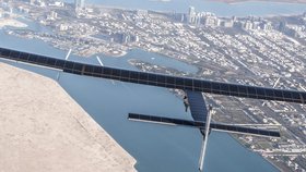 Letoun Solar Impulse 2 vzlétl na cestu kolem světa