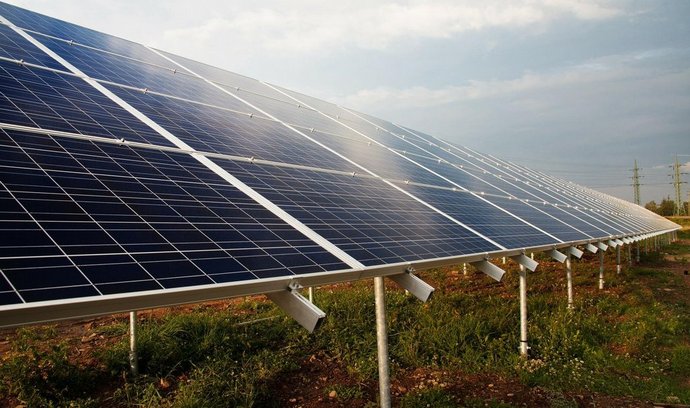 Tuzemští investoři postaví u Balatonu solární park za bezmála miliardu